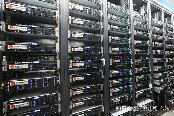 皮特在知乎上使用的是哪款服務器？